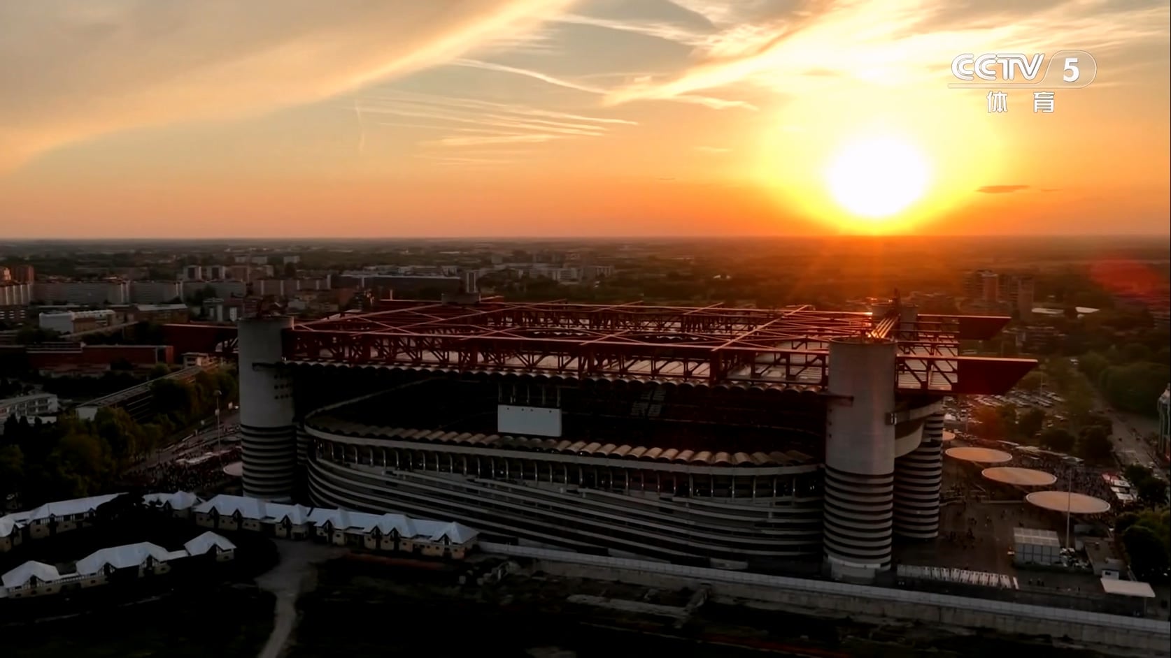 【90分钟足球网 www.90oo.com】2026-04-27 天下足球（女帅男兵 蓝狐奇迹）1080 hdtv.m.jpg